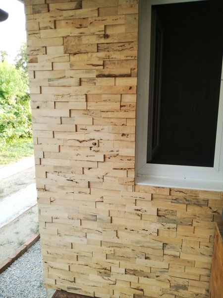 3D drevený interiérový obklad z dreviny Hevea