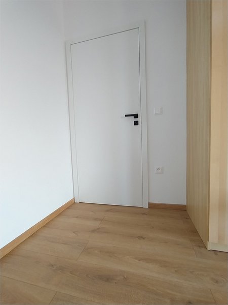 Bezfalcové dvere Hörmann – biely lak RAL 9016