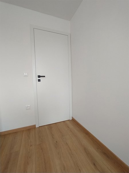 Bezfalcové dvere Hörmann – biely lak RAL 9016