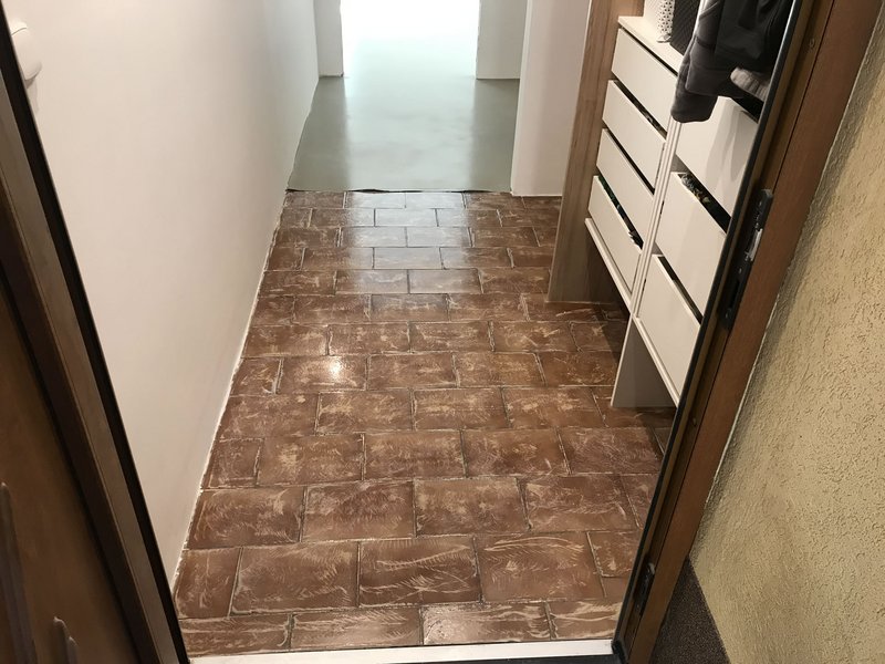 Drevená podlaha z masívneho vrstveného dubu 13,5mm, triedenie Superior