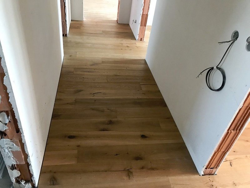 Drevené parkety Dub jemne dymený, hobľovaný + kefovaný povrch, olej natural