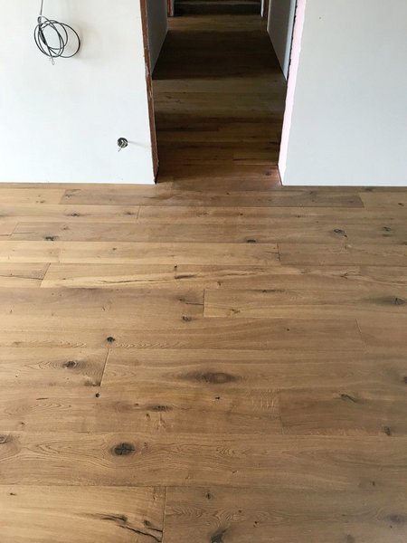 Drevené parkety Dub jemne dymený, hobľovaný + kefovaný povrch, olej natural