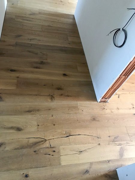 Drevené parkety Dub jemne dymený, hobľovaný + kefovaný povrch, olej natural