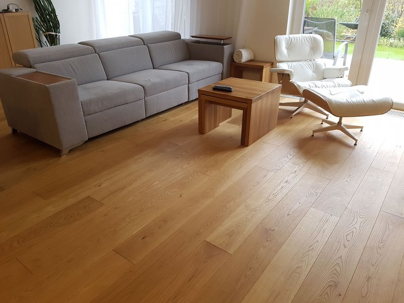 Drevené parkety Dub Superior – olej Natura, 4V špára, kefovaný povrch
