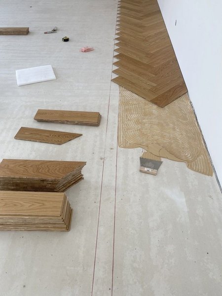 Drevené parkety Herringbone 90° - vzor stromček