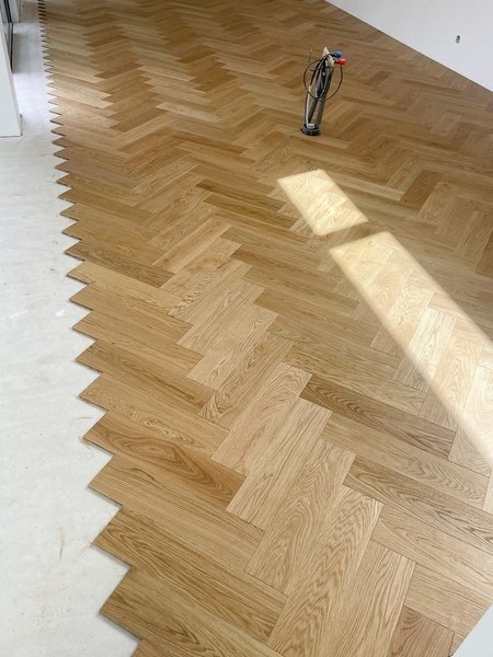 Drevené parkety Herringbone 90° - vzor stromček