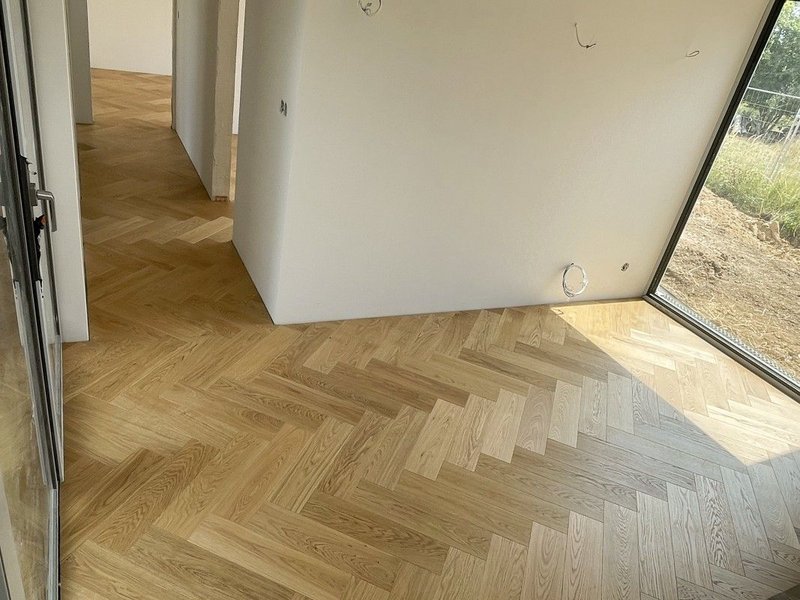 Drevené parkety Herringbone 90° - vzor stromček