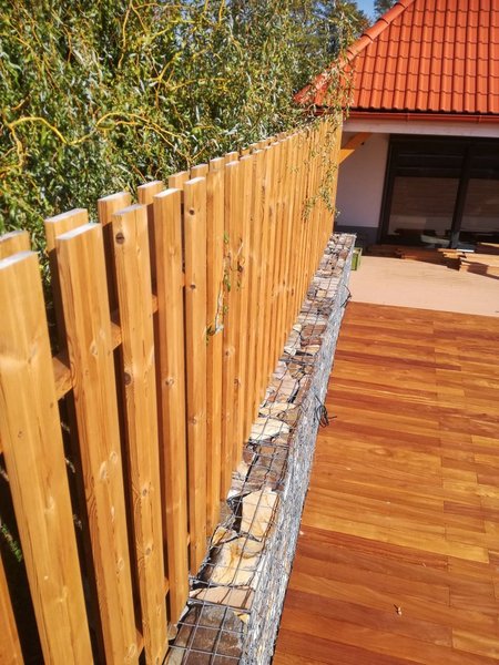 Drevený plot z termo-borovice