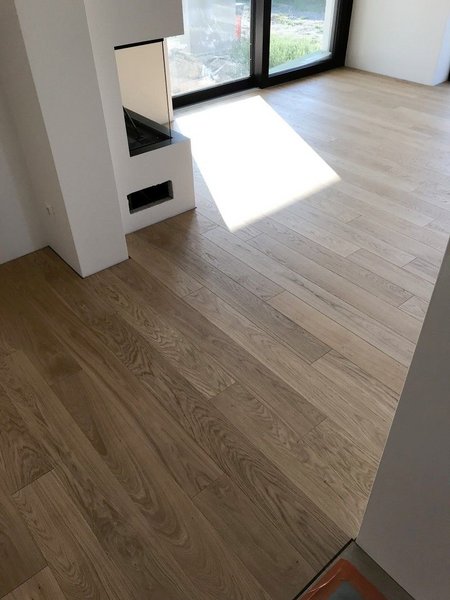 Dubová masívna dubová podlaha – čisté triedenie Superior