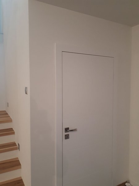 DVERE PORTA biele striekané,  bezfalcové, drážkované