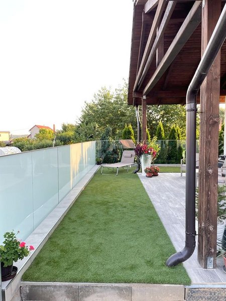 Exkluzívny luxusný trávový koberec Daisy