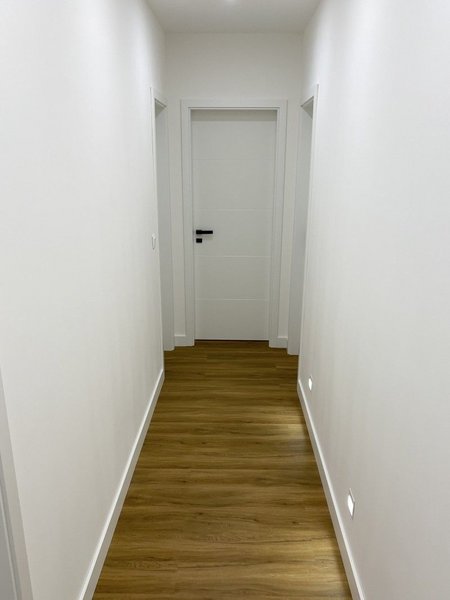 Hormann kvalitné nemecké dvere vzor Stripe 15, farba RAL 9016