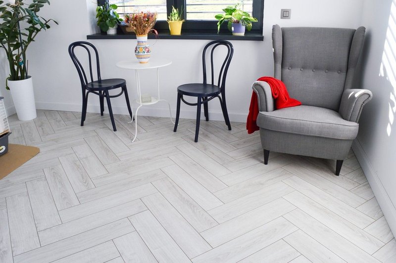 Laminítová podlaha ALSAFLOOR Herringbone 627 Polar Oak