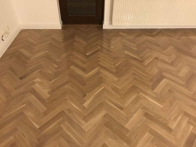Masívna drevená parketa 22mm, vzor stromček