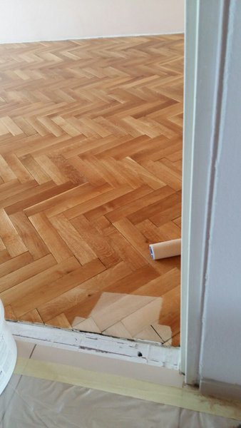 Masívna drevená parketa 22mm, vzor stromček
