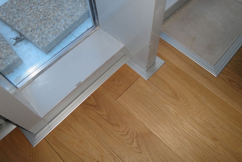 Masívna Dubová parketa 20mm - triedenie Prémium (reštaurácia Bratislava CENTRAL)