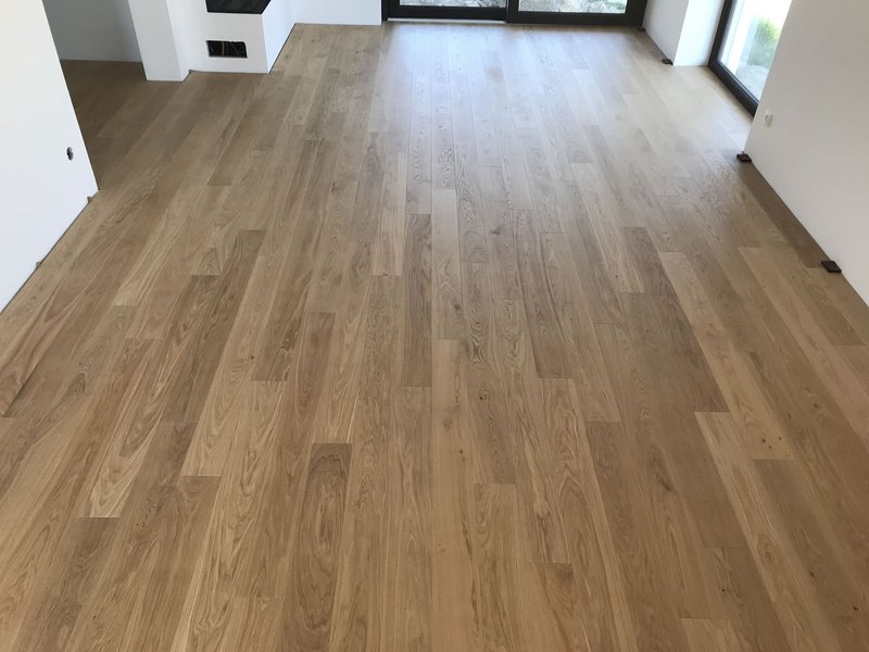 Masívna dubová podlaha, povrchová úprava PURE (vzhľad surového stavu)