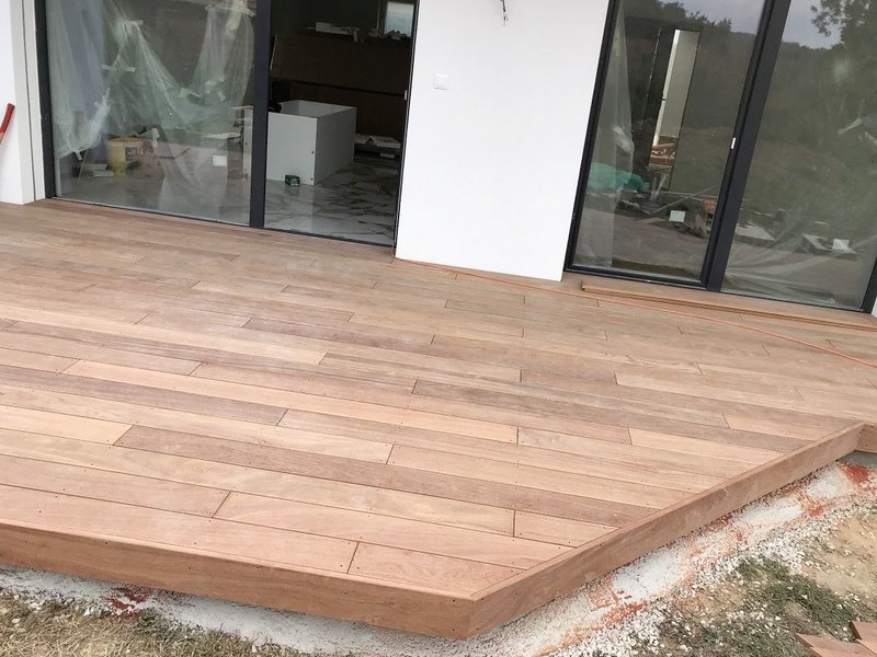Odolná drevená terasa Cumaru za výhodnú cenu
