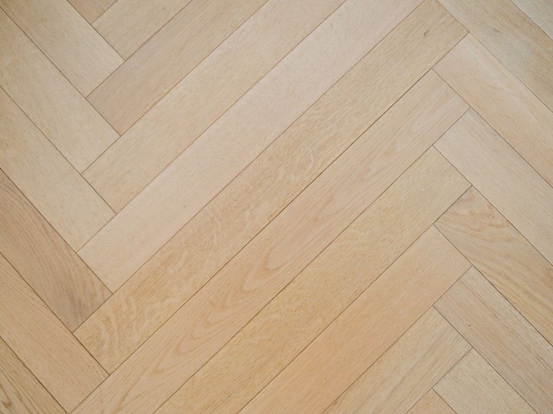 Parkety Herringbone 90° odtieň Pure - surové drevo