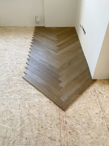 Parkety ukladané do Stromčeka – Herringbone 90°
