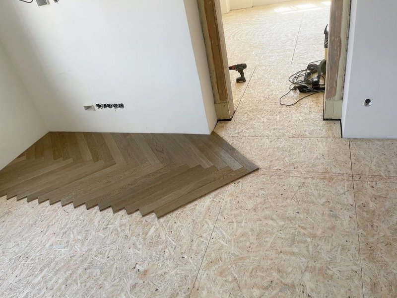 Parkety ukladané do Stromčeka – Herringbone 90°