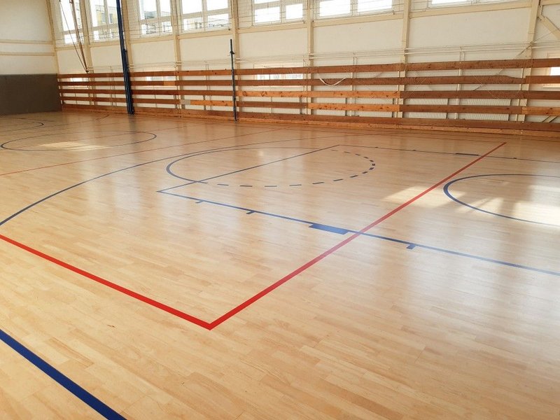 Renovácia školskej telocvične – Lak Bona Super Sport HD