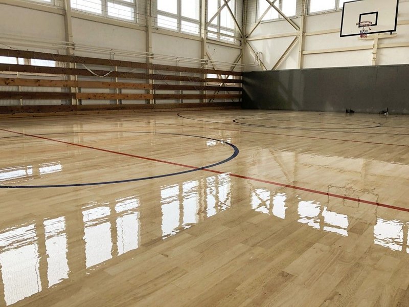 Renovácia školskej telocvične – Lak Bona Super Sport HD