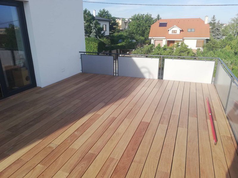 Terasa Cumaru, 1 poschodie montáž na fólii