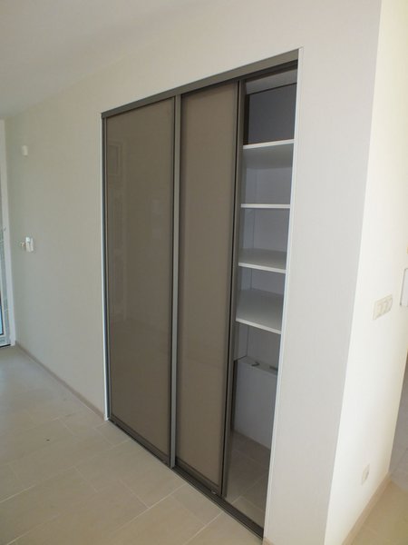 Vstavaná skriňa – dvere Lacobel Brown 1236