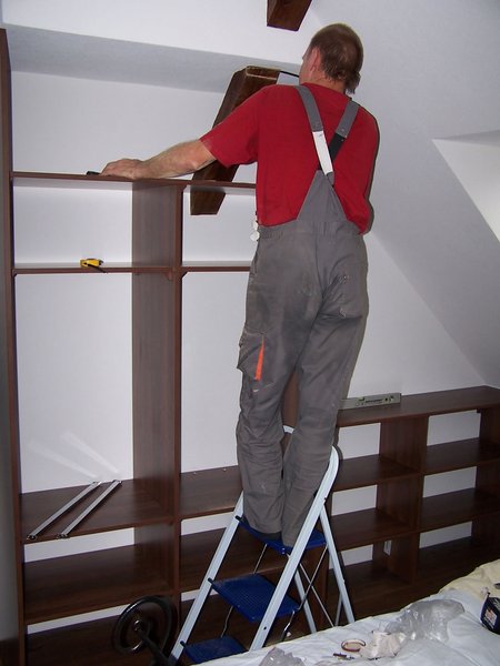 Vstavaná skriňa šikmá